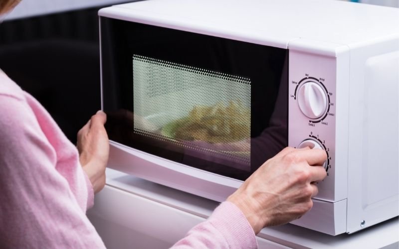 OTG Vs Microwave Vs Convection Oven: Their Similarities and Differences