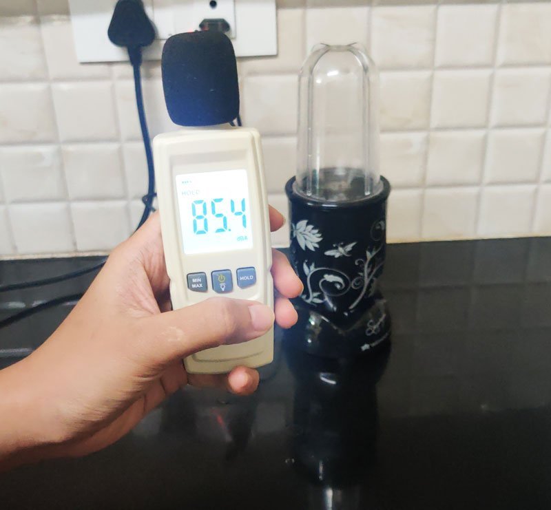 noise level recorded for wonderchef nutriblender review